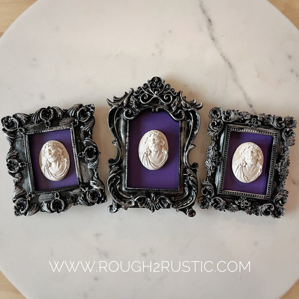 Black and Silver Framed Holy Face of Jesus Intaglio Mini Standing Frame