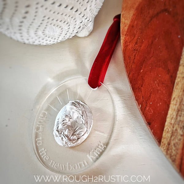 Glory to the Newborn King Ornament